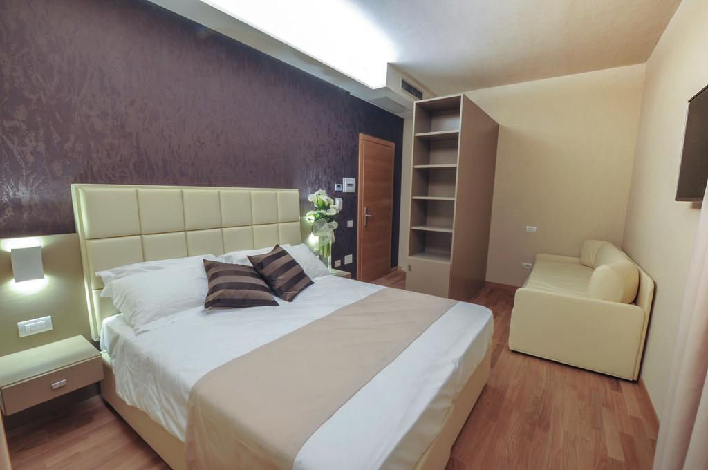 Hotel Dori 페스키에라델가르다 외부 사진