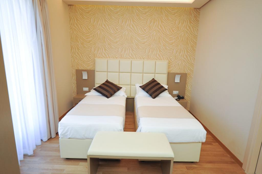 Hotel Dori 페스키에라델가르다 객실 사진
