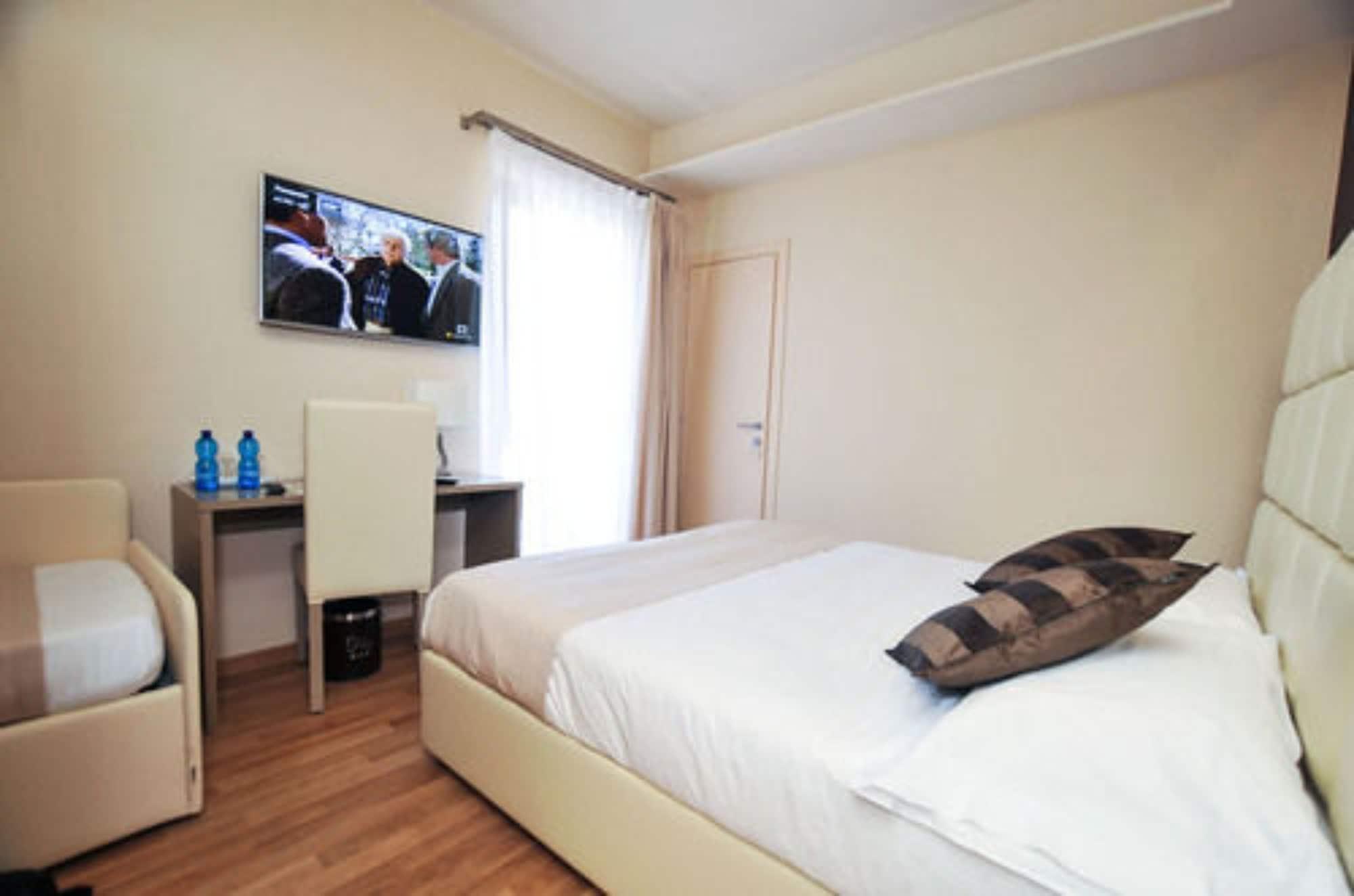 Hotel Dori 페스키에라델가르다 외부 사진