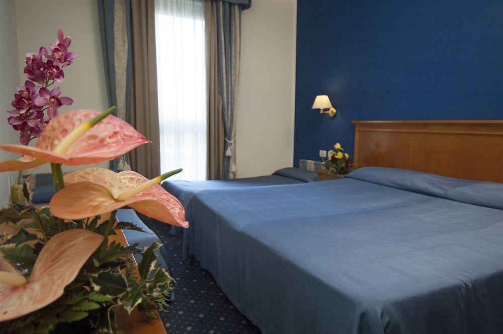 Hotel Dori 페스키에라델가르다 외부 사진