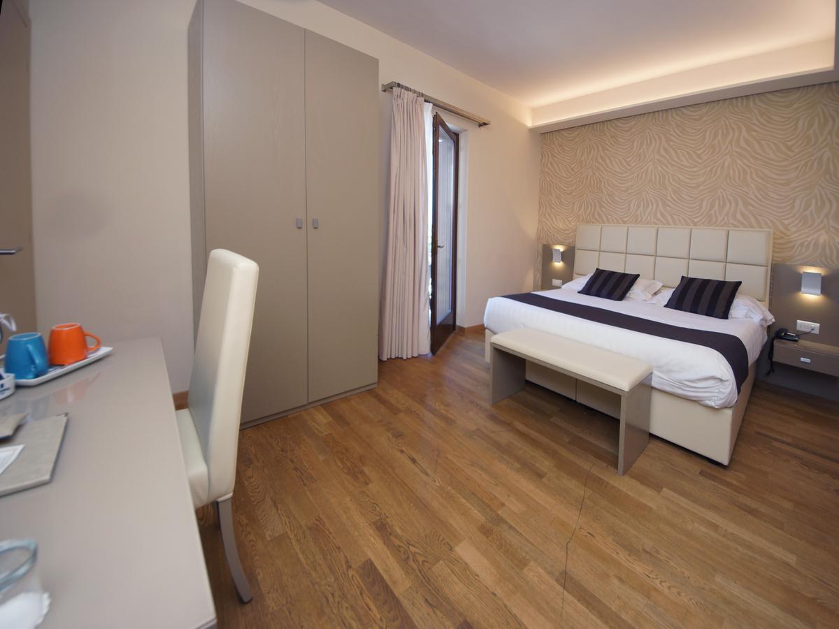 Hotel Dori 페스키에라델가르다 외부 사진