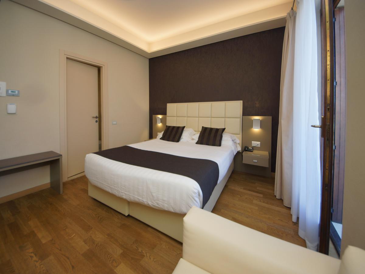 Hotel Dori 페스키에라델가르다 외부 사진