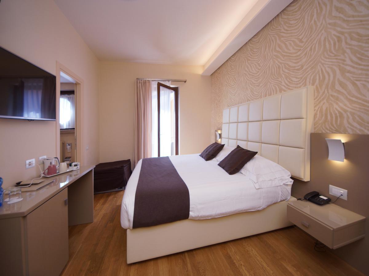 Hotel Dori 페스키에라델가르다 외부 사진