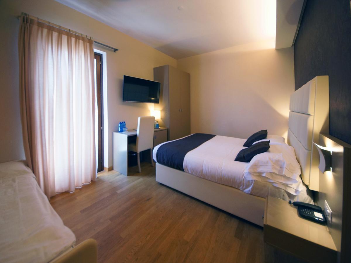 Hotel Dori 페스키에라델가르다 외부 사진